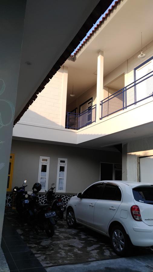 Hotel Roemah Kesambi Cirebon Exterior foto